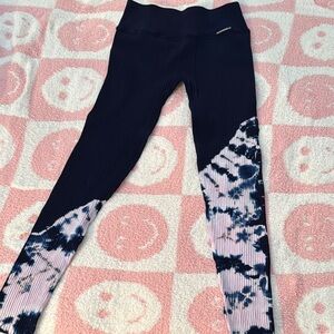 Bombshell Sportswear Seamless Leggings in Navy and Pink